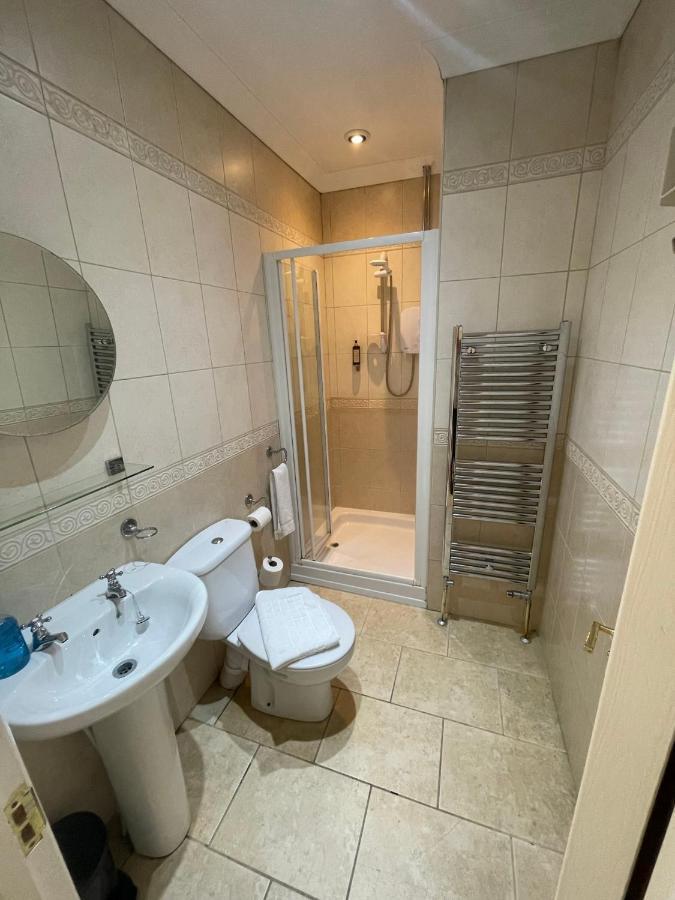 Oakhurst Gatwick B&B Crawley  Exteriör bild