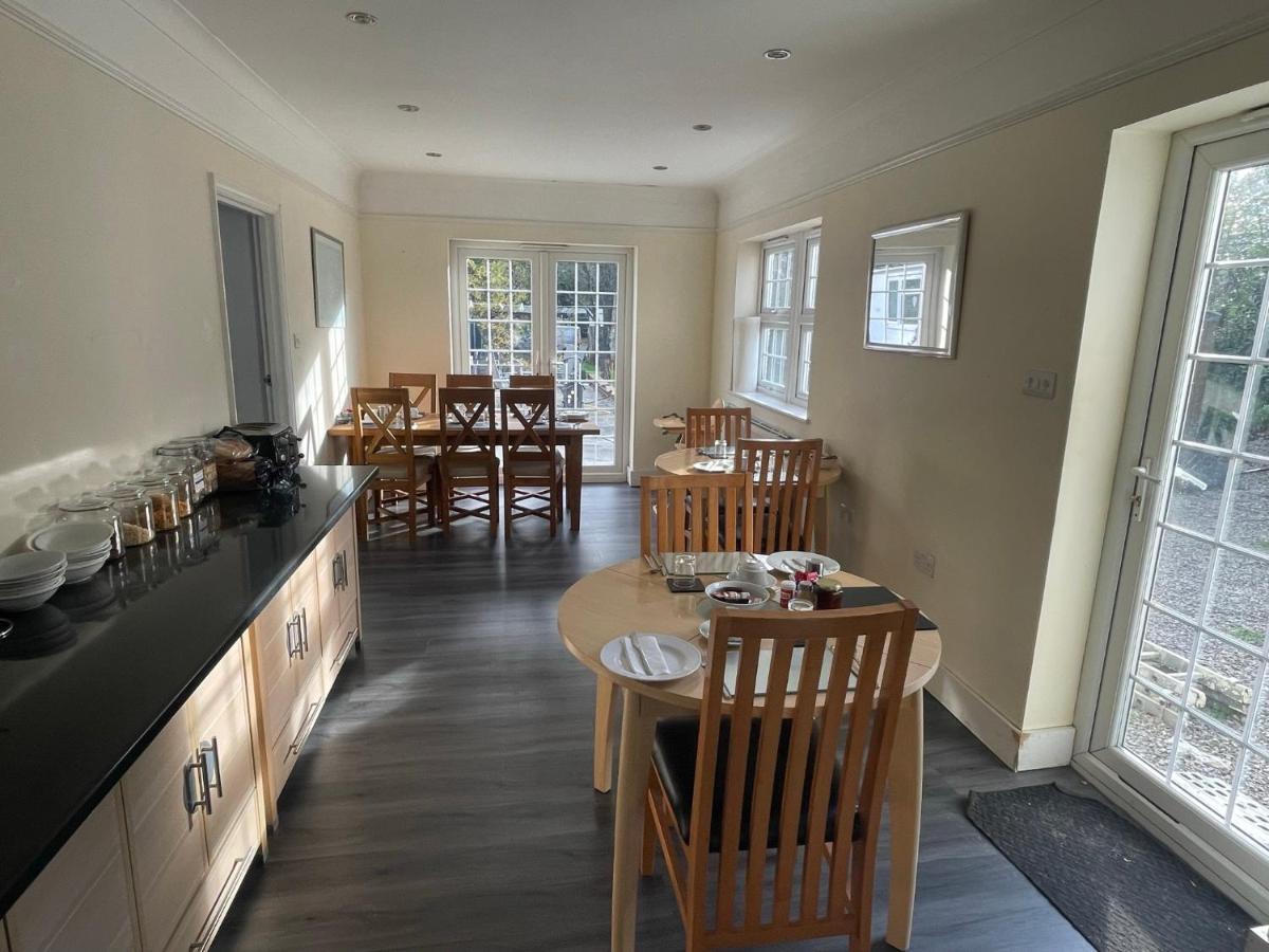 Oakhurst Gatwick B&B Crawley  Exteriör bild