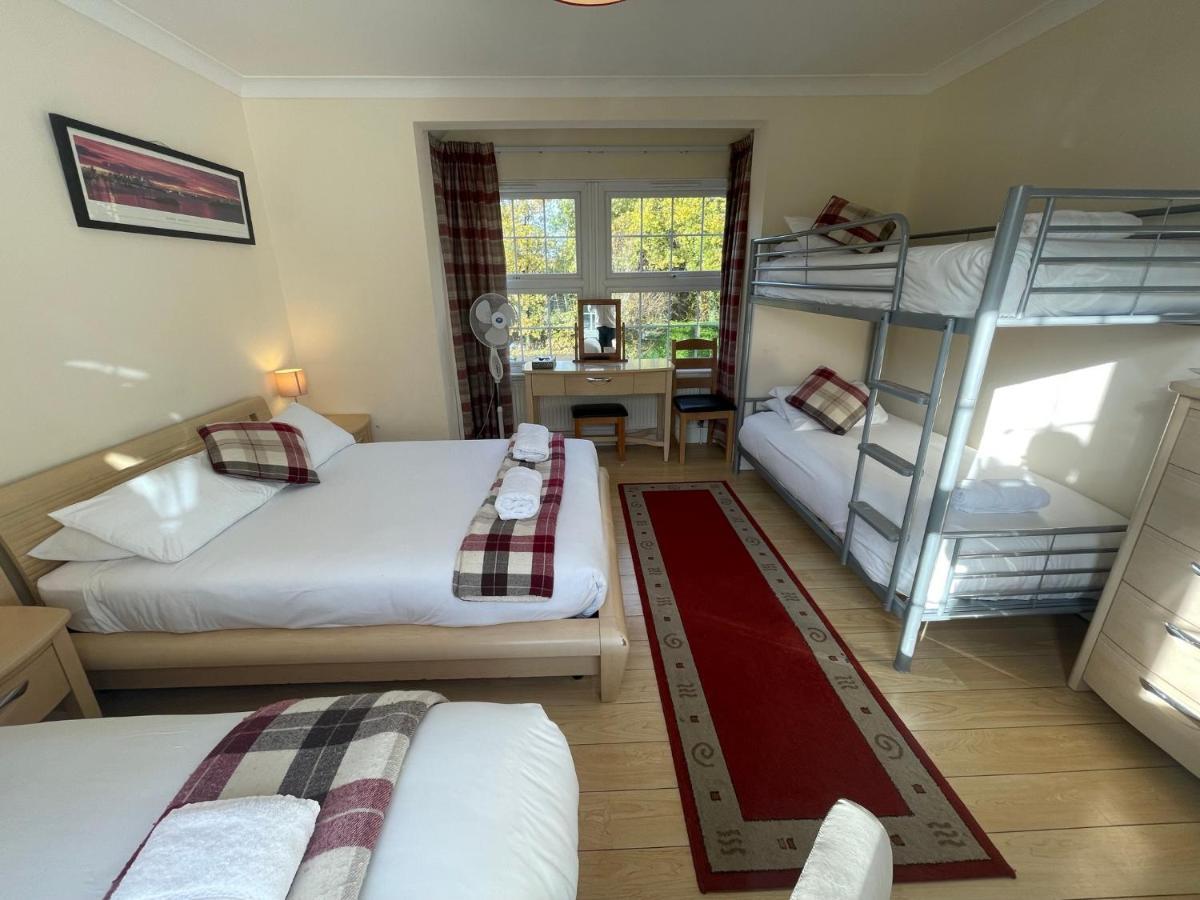 Oakhurst Gatwick B&B Crawley  Exteriör bild