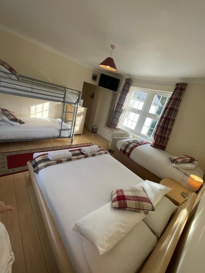Oakhurst Gatwick B&B Crawley  Exteriör bild