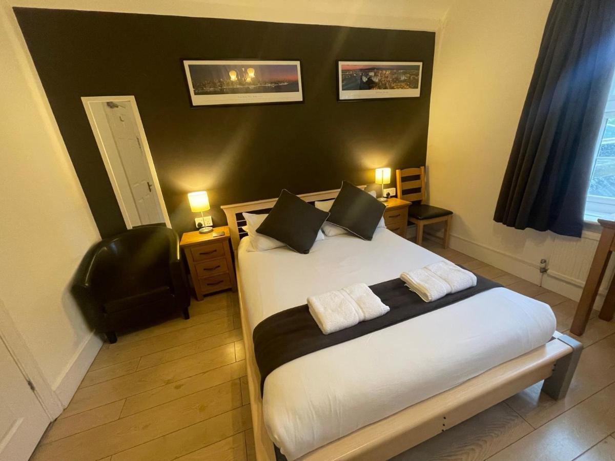 Oakhurst Gatwick B&B Crawley  Exteriör bild